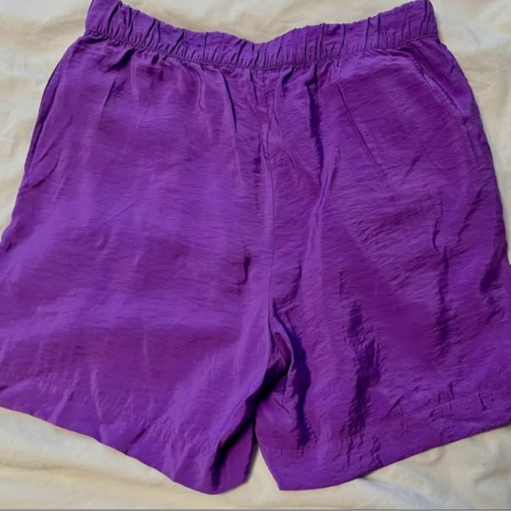 Minimum High Waisted Vintage Style Shorts - Picture 3 of 4